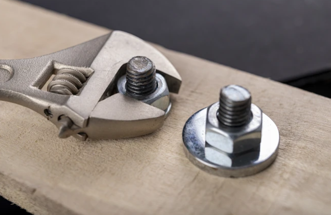 स्टेनलेस स्टील मानक पार्ट्स लॉक-अप स्थिति और समाधान